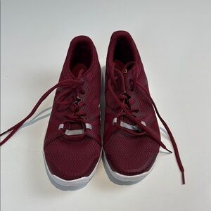 Reebok Burgundy Sneakers Bold Low-Top Design